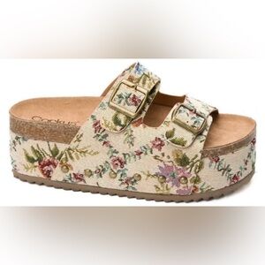 Brand new Hey Girl by Corkys Women's Floral tapestry Platform Sandals 9